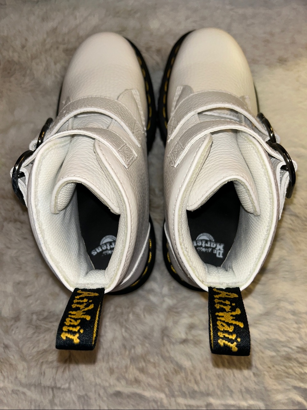 🤍NWOB Dr. Martens Devon Heart Boots WHITE Women’s Size 7🤍 - Picture 4 of 10